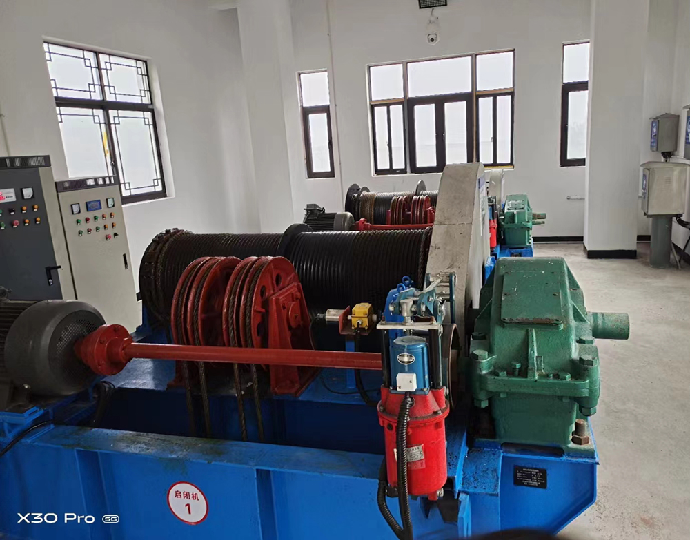 卷扬启闭机安装